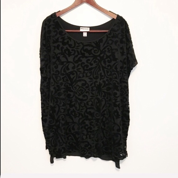2X LEFT! Ava & Viv Velvet Black Embossed Blouse - Picture 2 of 5